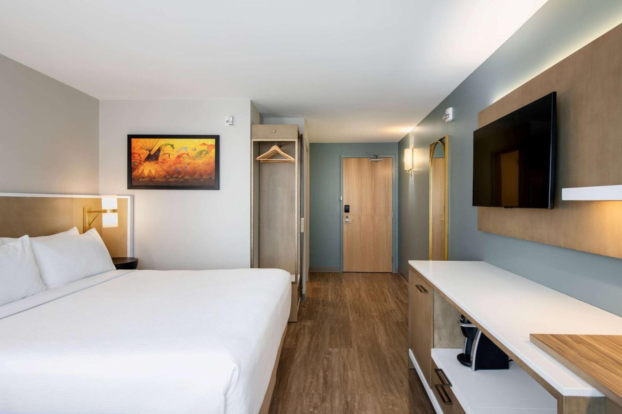 Wyndham Garden Winnipeg Airport Exterior photo