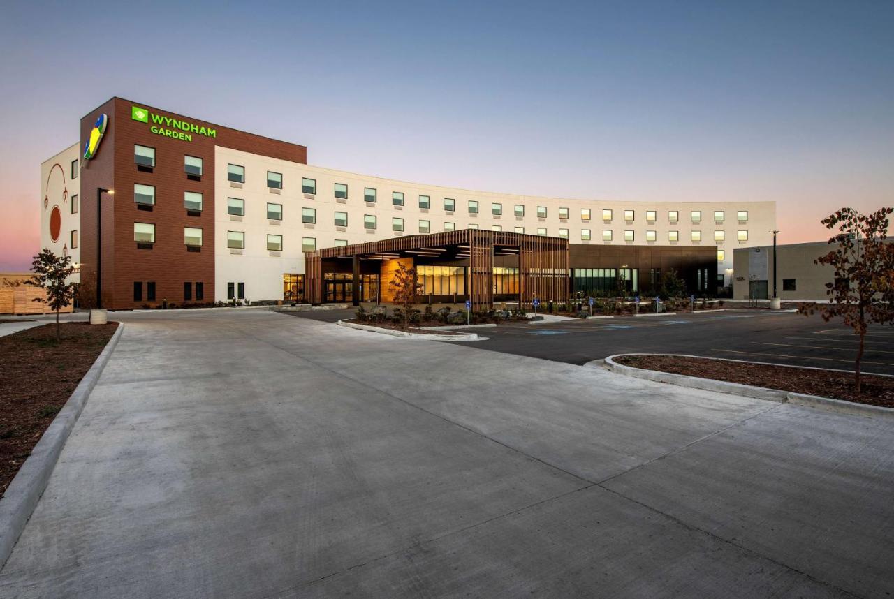 Wyndham Garden Winnipeg Airport Exterior photo