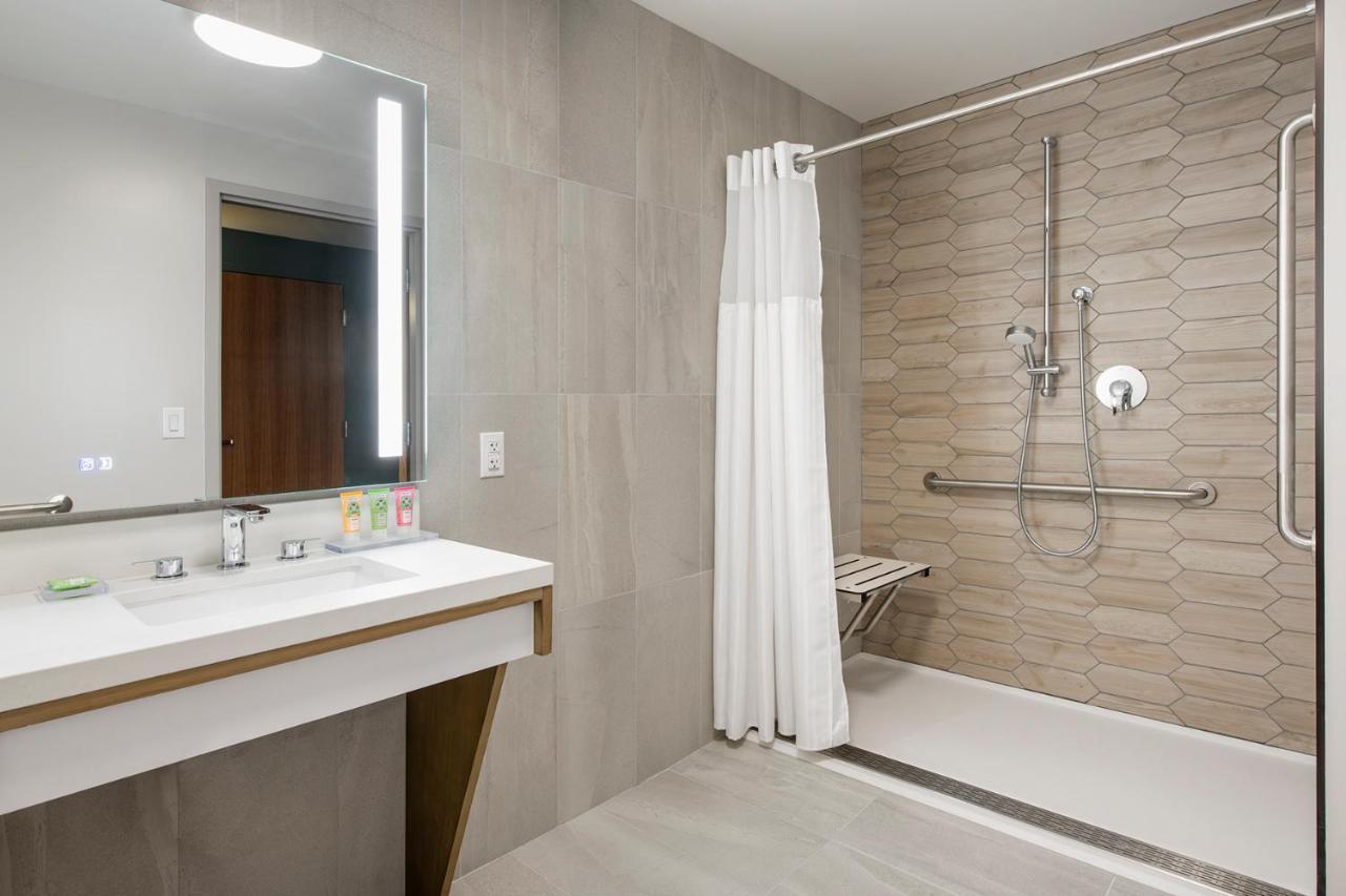 Wyndham Garden Winnipeg Airport Exterior photo